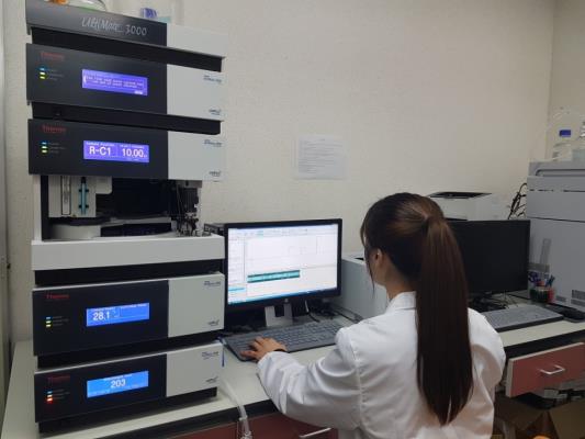 Photo of in-house laboratory(HPLC analysis)