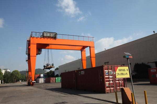 Container loading area